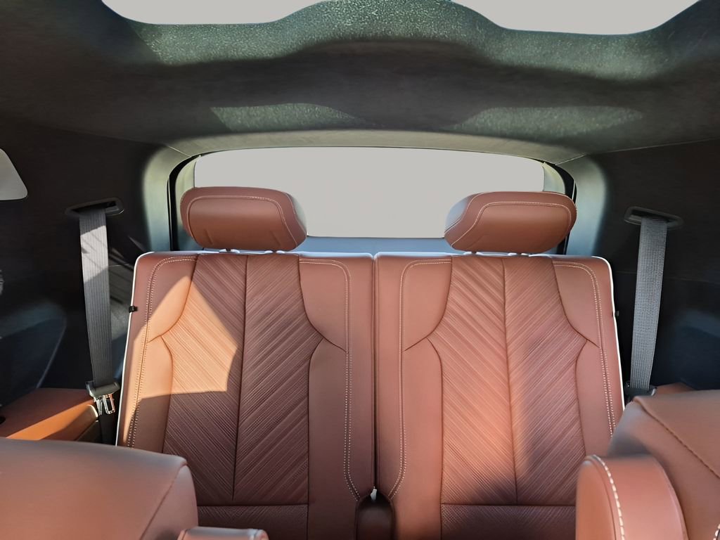 New 2026 Cadillac Vistiq Platinum w/ LPO, Floor Liner Package image 26