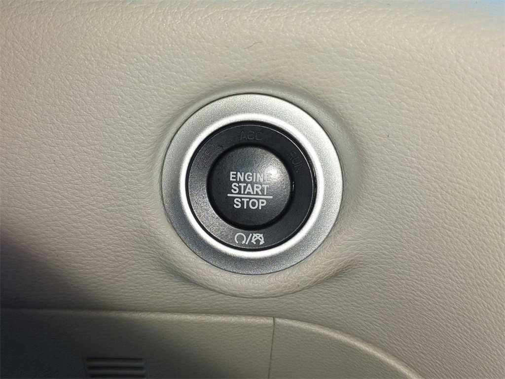 Used 2022 Chrysler Pacifica Limited image 17