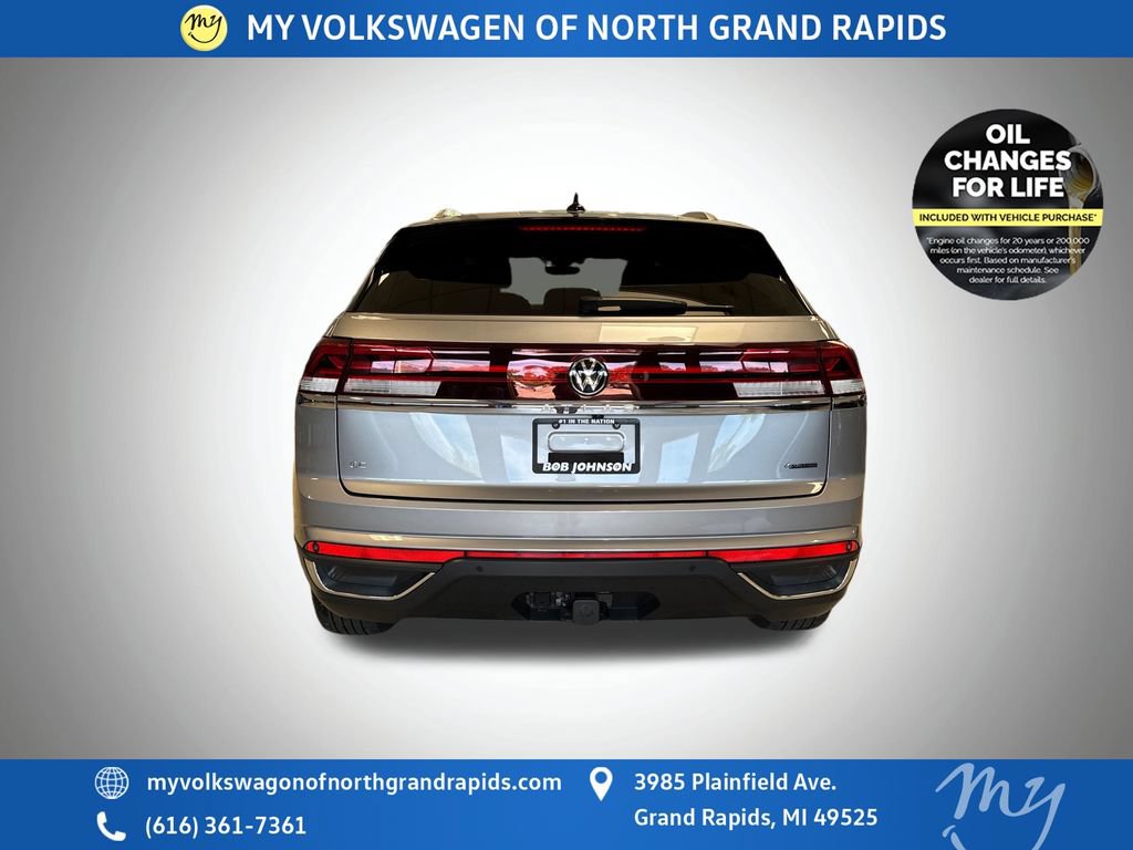 Used 2024 Volkswagen Atlas Cross Sport SE AWD/4WD image 7