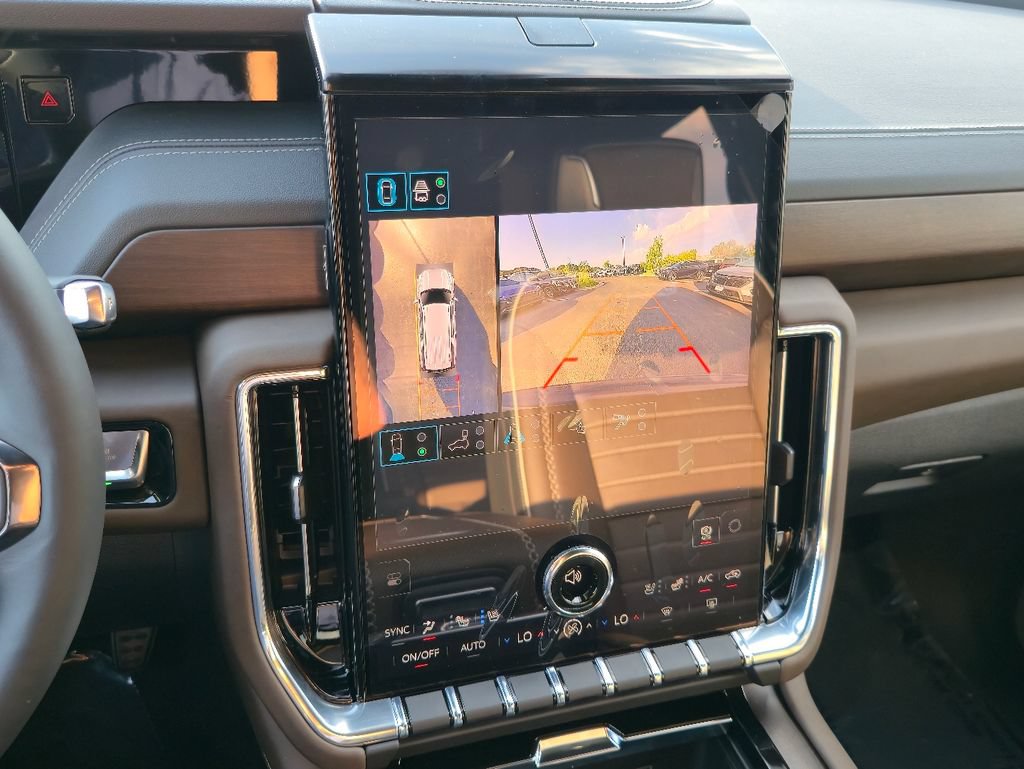 New 2026 GMC Yukon XL Denali Ultimate AWD/4WD image 16