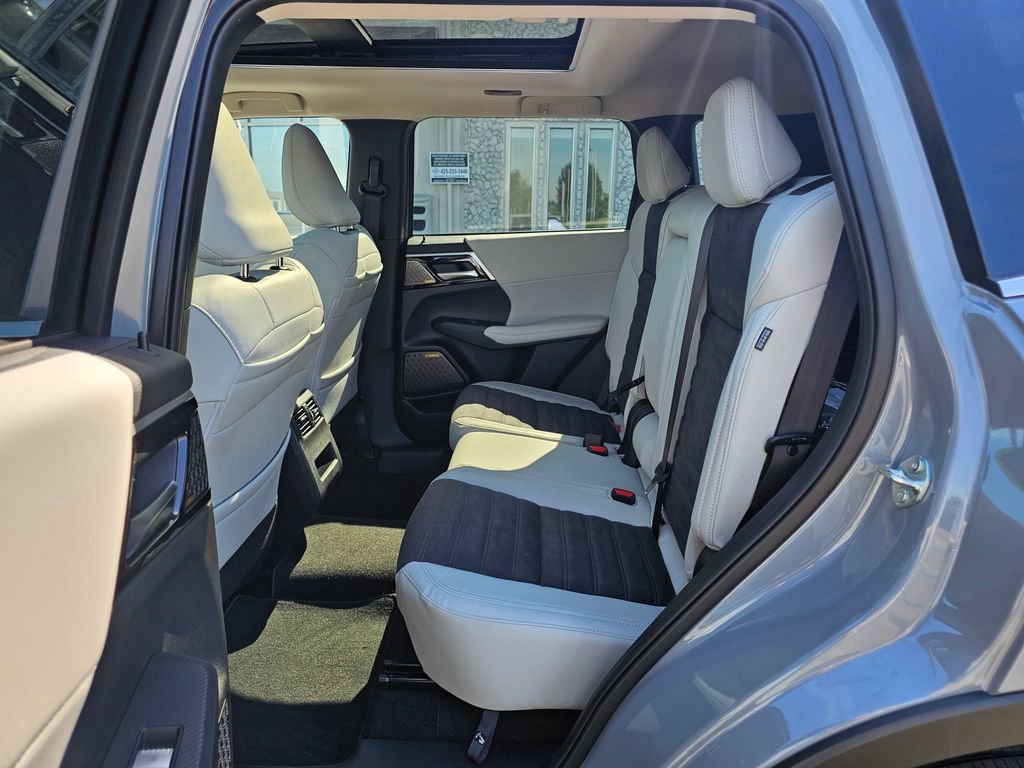 New 2026 Mitsubishi Outlander SE AWD/4WD image 13