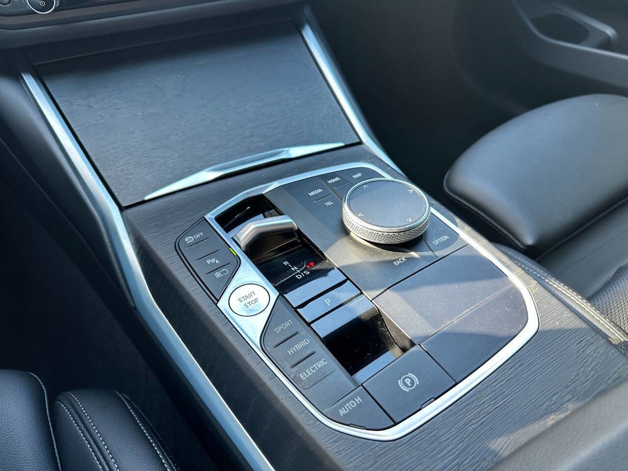 Used 2023 BMW 330e w/ M Sport Package image 39