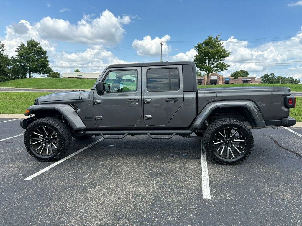 Used 2022 Jeep Gladiator Sport AWD/4WD image 7