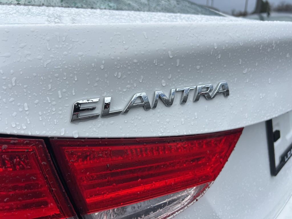 Used 2013 Hyundai Elantra Limited FWD image 27