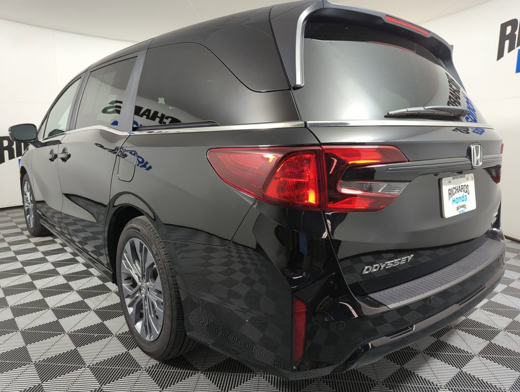 Certified 2025 Honda Odyssey Touring image 2