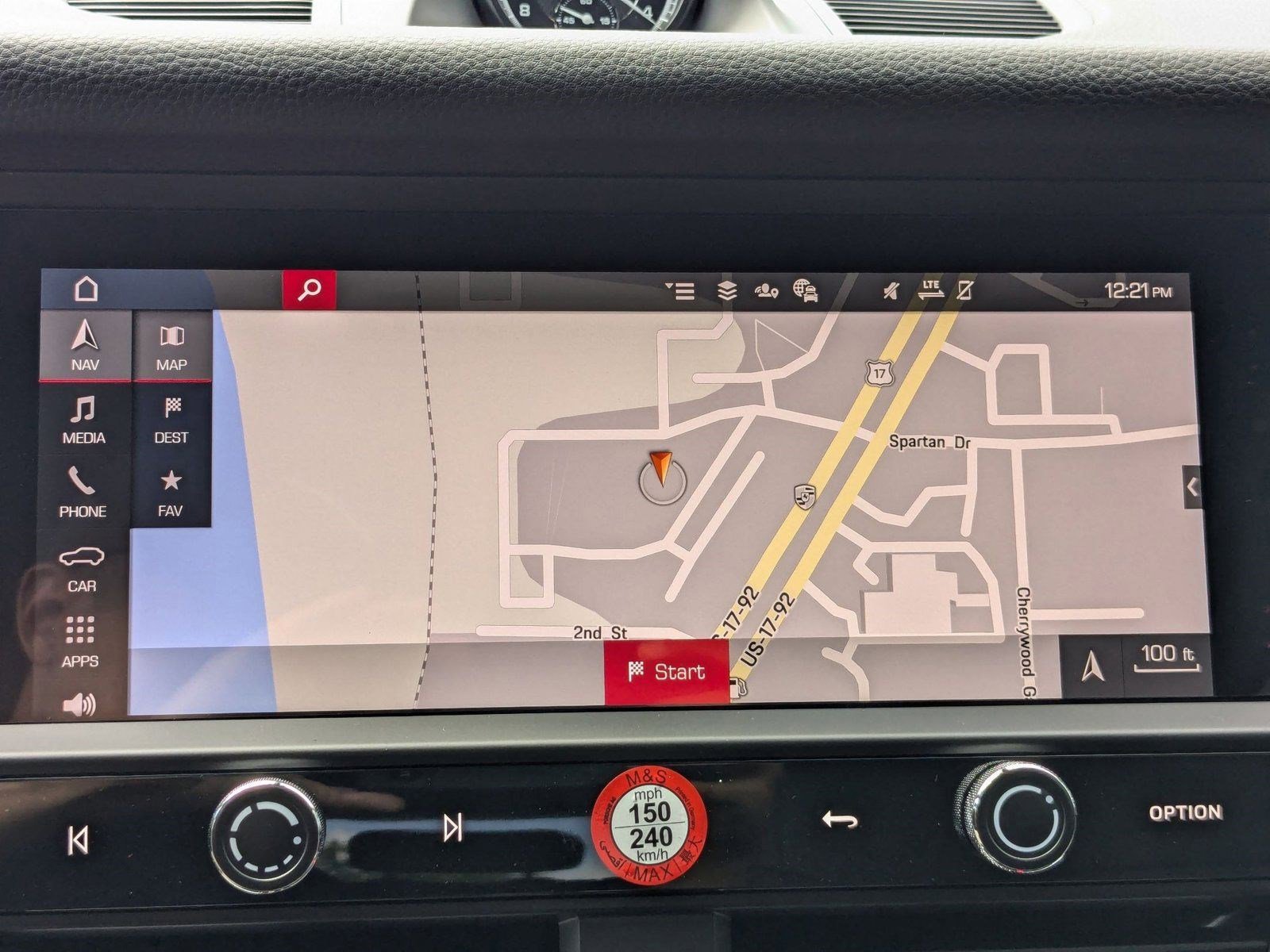 Certified 2025 Porsche Macan image 19