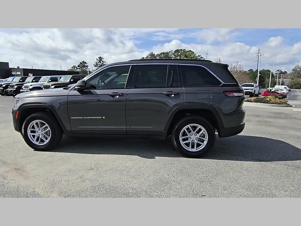 Used 2025 Jeep Grand Cherokee Laredo X w/ Luxury Tech Group I image 29