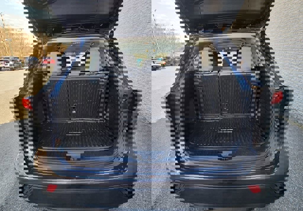 Used 2022 Toyota Highlander LE image 22