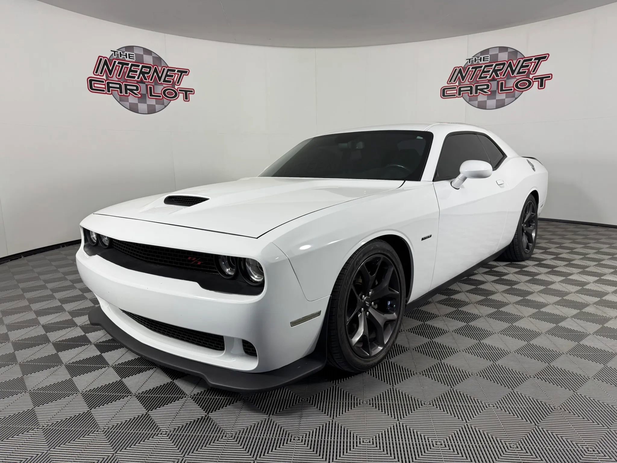 Used 2019 Dodge Challenger R/T image 3