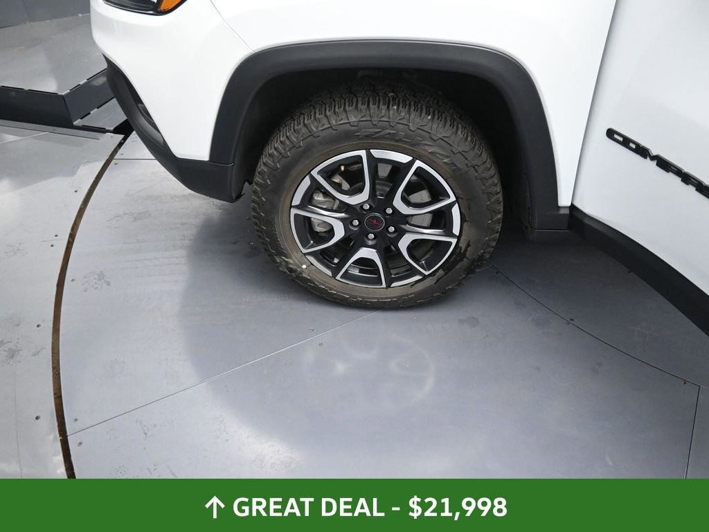 Used 2025 Jeep Compass Trailhawk w/ Trailer Tow Group image 14