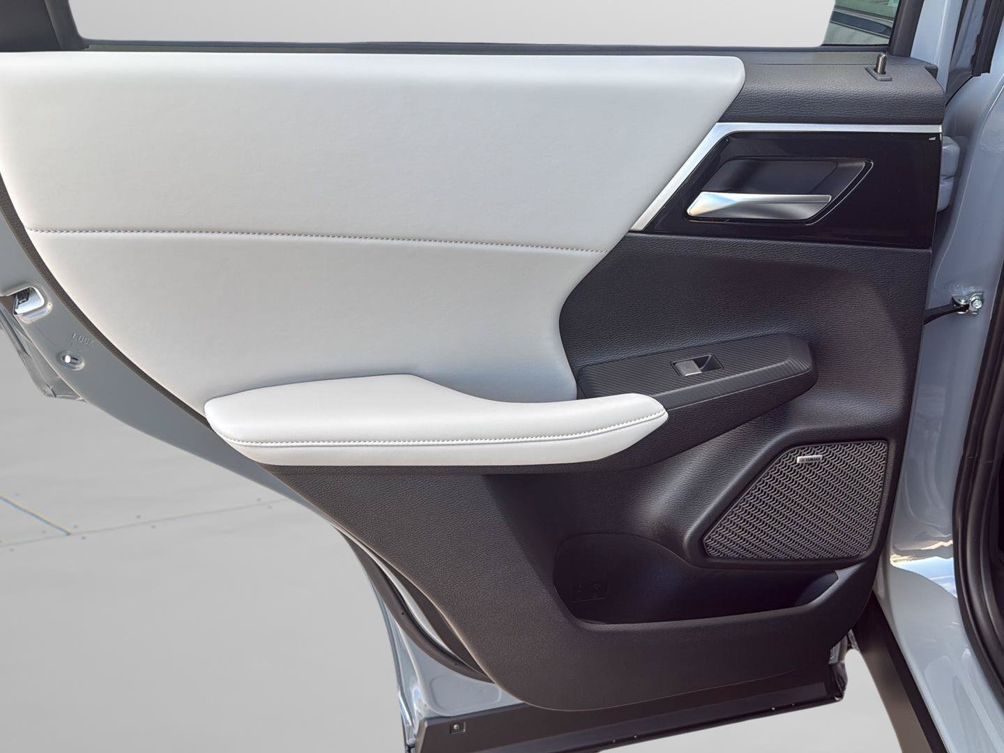 New 2026 Mitsubishi Outlander SE AWD/4WD image 29