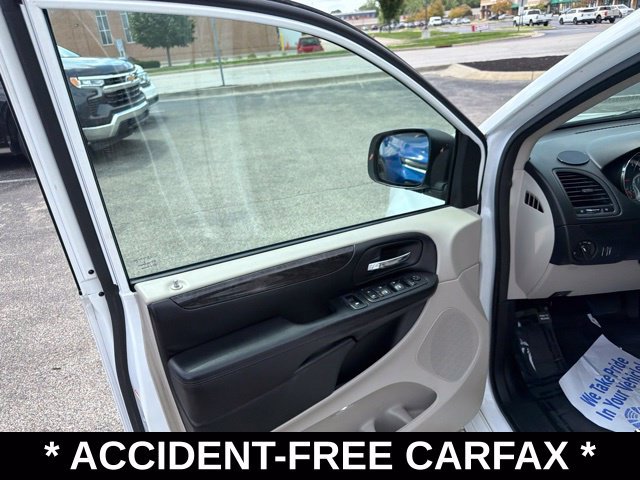 Used 2019 Dodge Grand Caravan SE FWD image 12