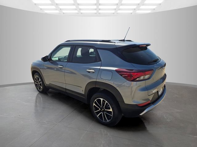 Used 2025 Chevrolet TrailBlazer LT AWD/4WD image 9