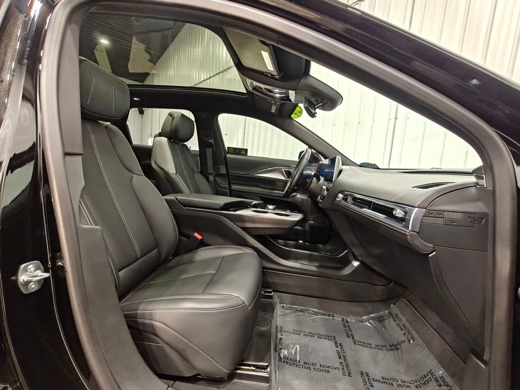 Used 2024 Cadillac Lyriq Tech RWD image 24