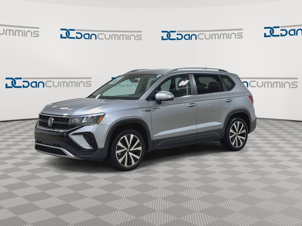 Used 2024 Volkswagen Taos SE FWD image 4