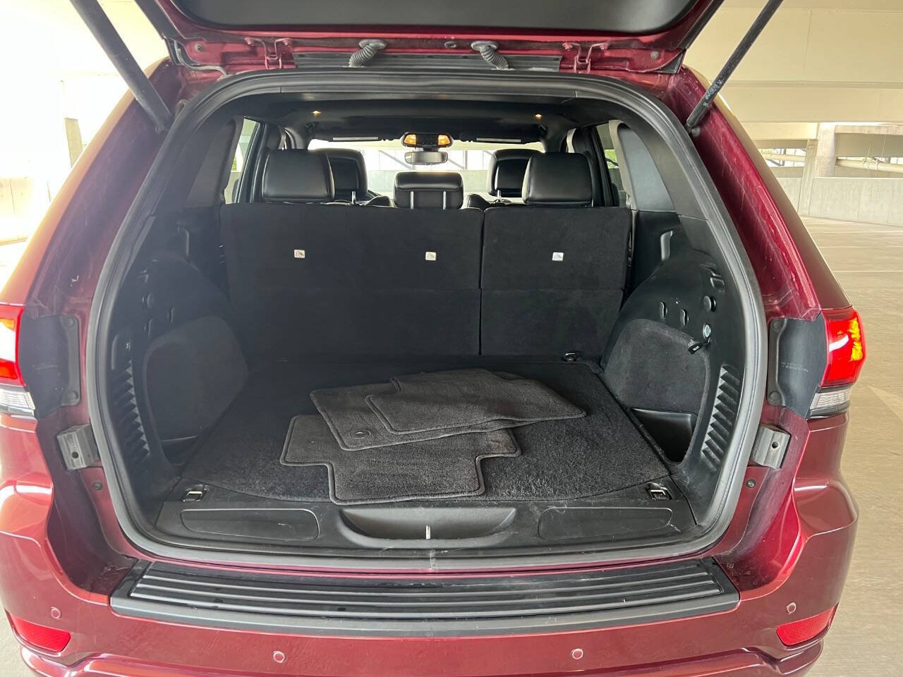 Used 2019 Jeep Grand Cherokee Altitude AWD/4WD image 31