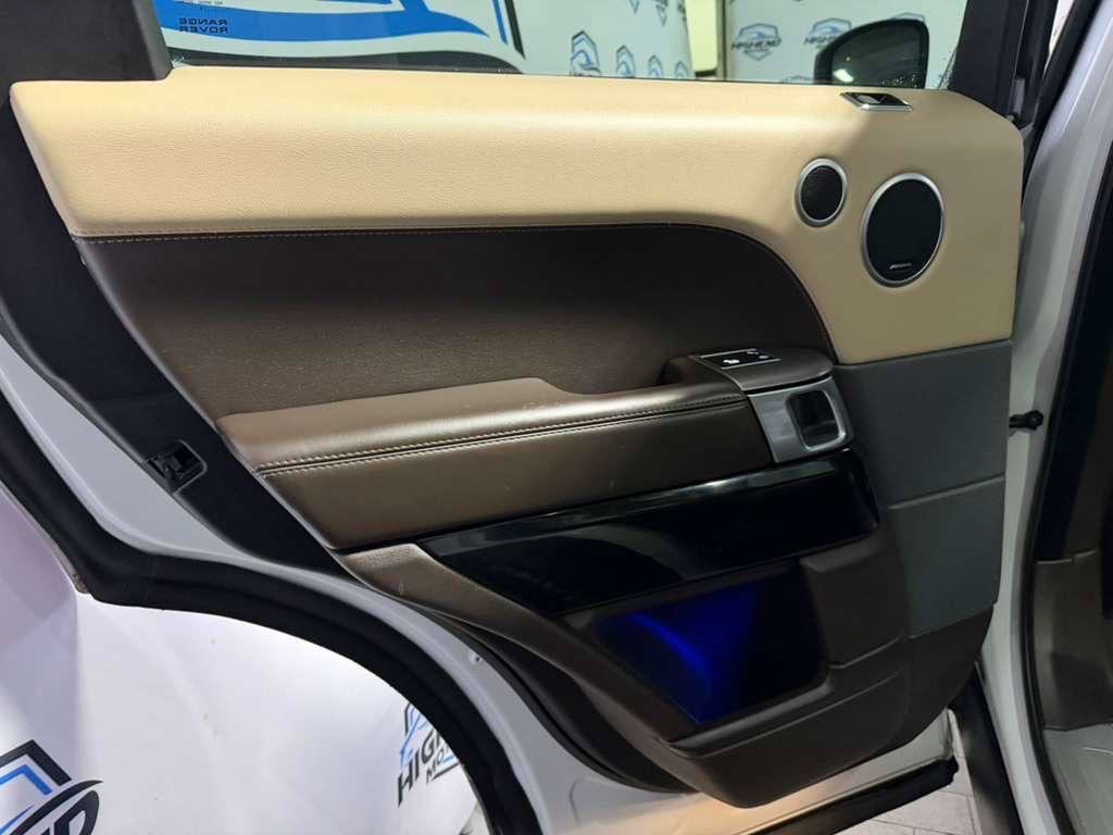 Used 2018 Land Rover Range Rover Sport HSE AWD/4WD image 15