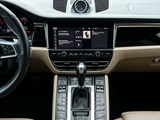Used 2019 Porsche Macan AWD/4WD image 17