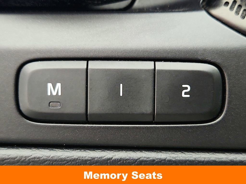 Used 2019 Volvo XC40 T5 R-Design AWD/4WD image 28