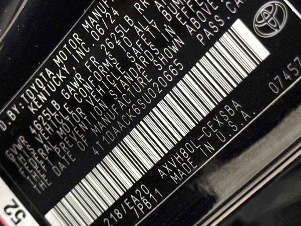 Used 2025 Toyota Camry Hybrid FWD image 27