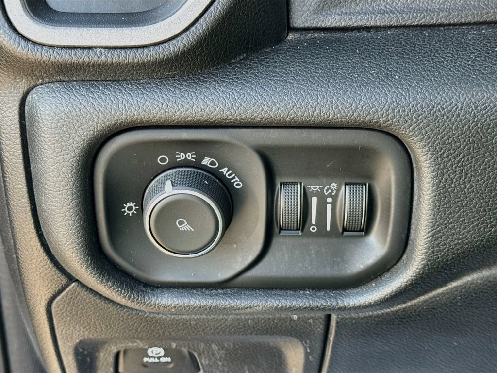 Used 2019 RAM 1500 Tradesman RWD image 11