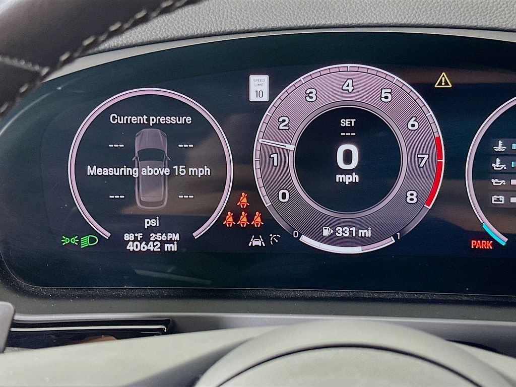 Certified 2024 Porsche Cayenne AWD/4WD image 13