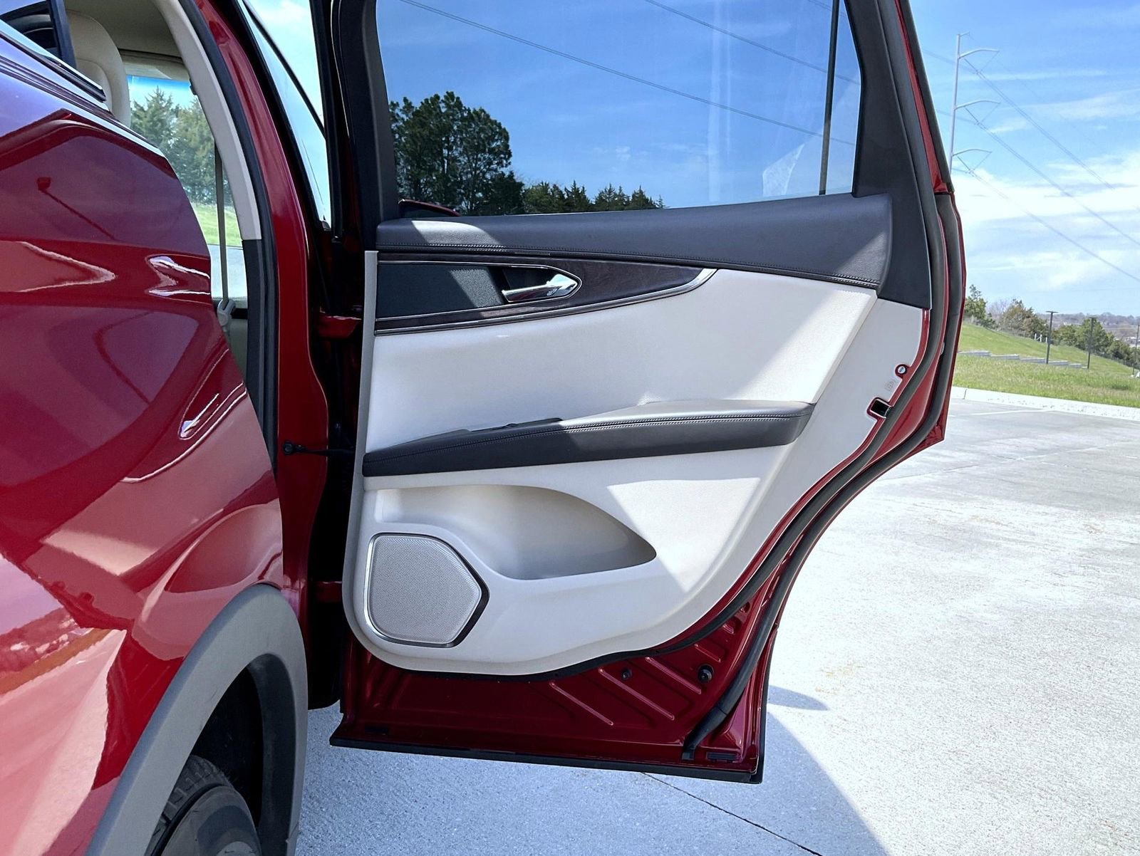 Used 2016 Lincoln MKX Select w/ Select Plus Package FWD image 22