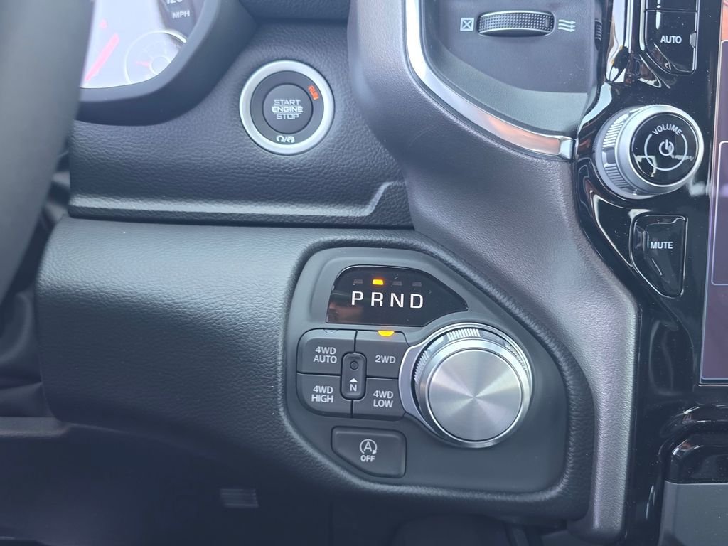 New 2026 RAM 1500 Laramie w/ Sport Appearance Package AWD/4WD image 18