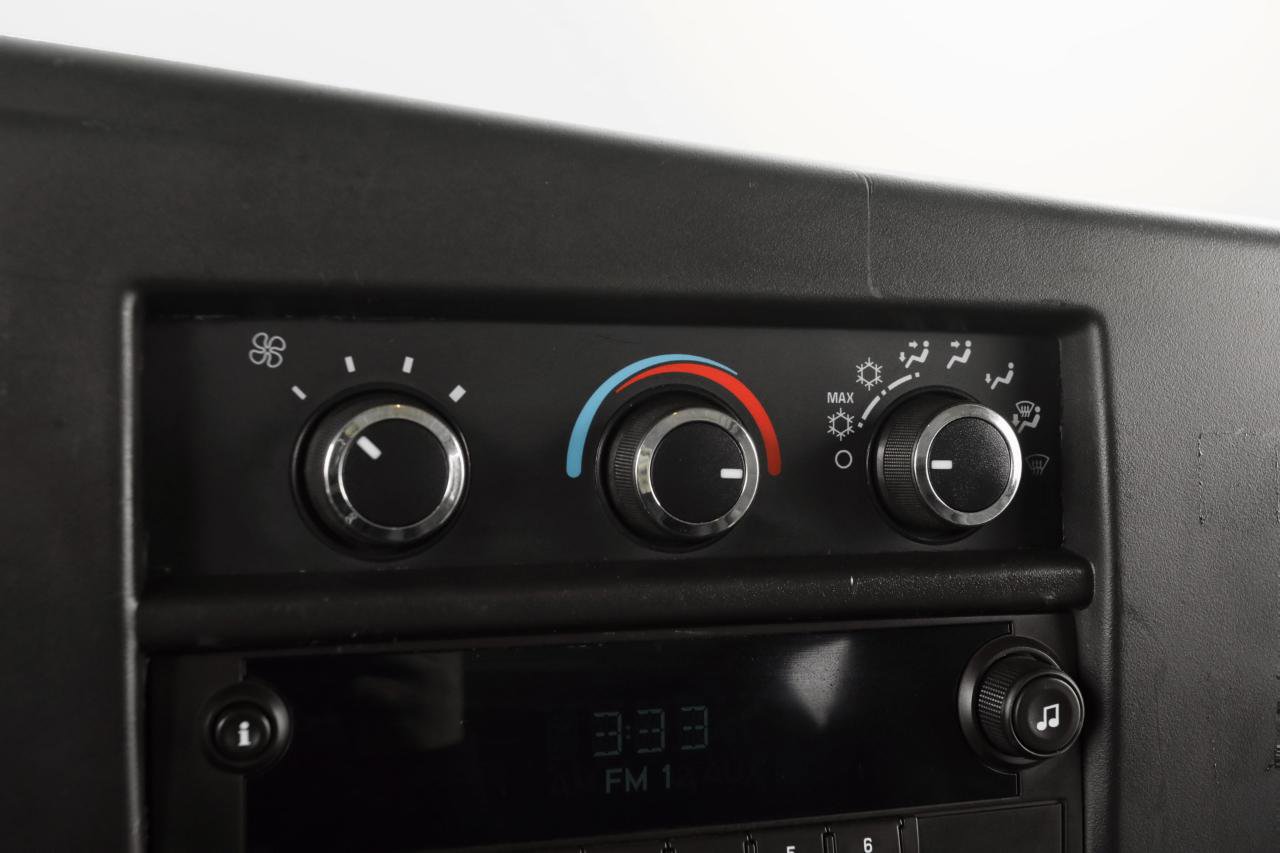 Used 2014 GMC Savana 1500 image 23