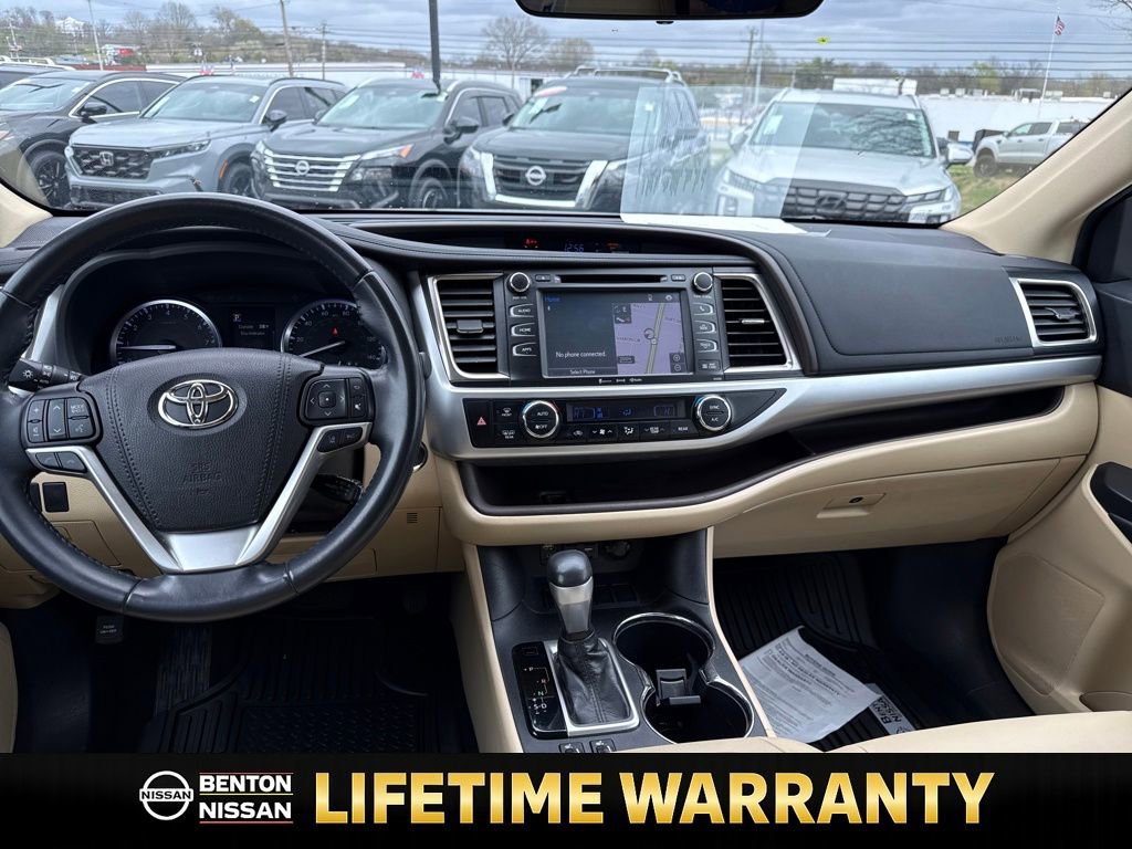 Used 2019 Toyota Highlander XLE image 13