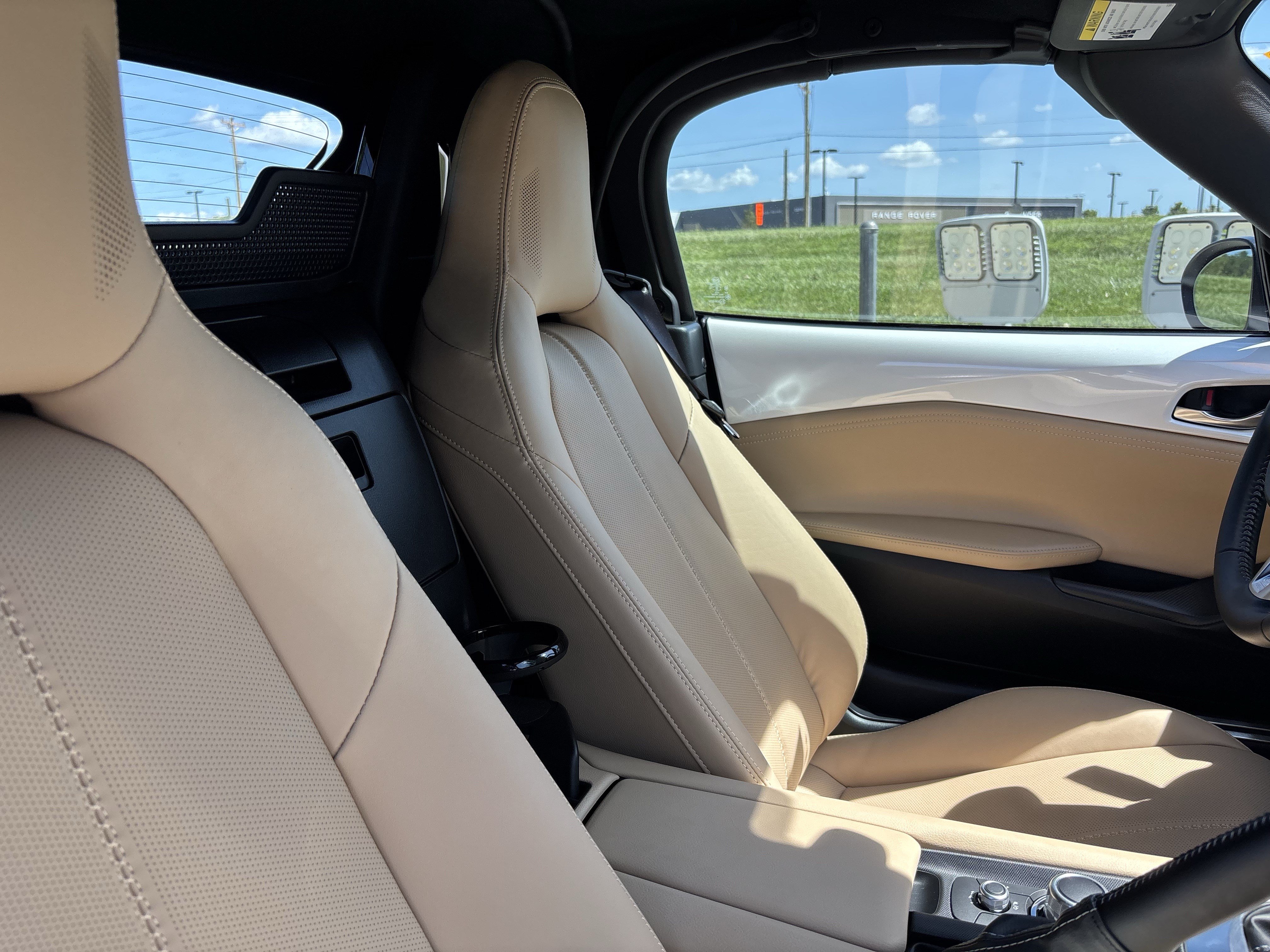 Used 2025 MAZDA MX-5 Miata Grand Touring RWD image 32