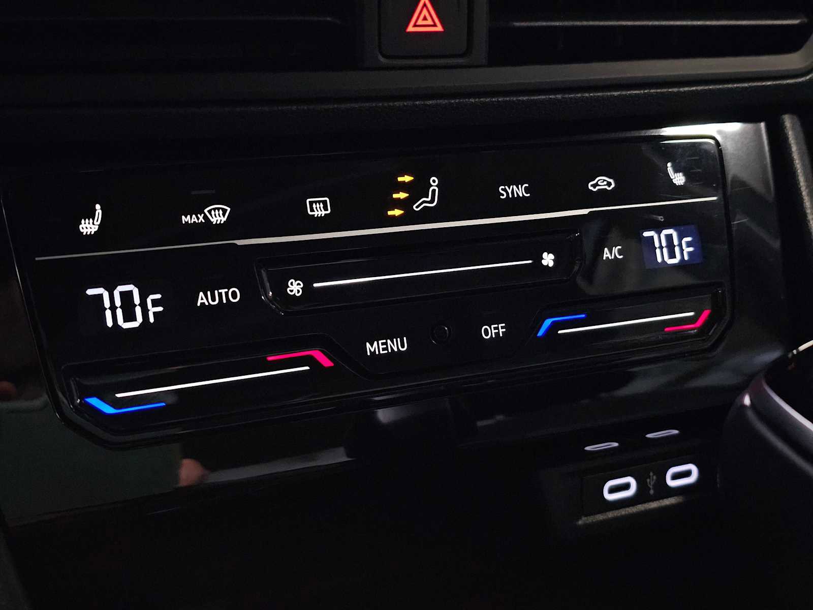 Certified 2025 Volkswagen Jetta SE image 30