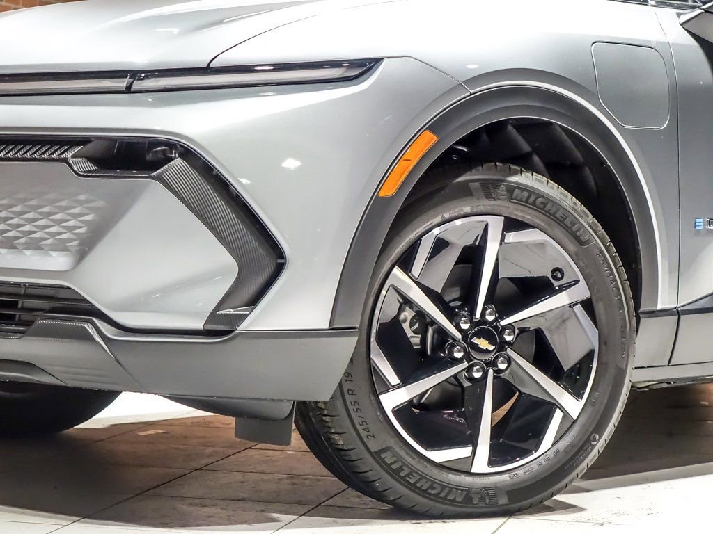 New 2026 Chevrolet Equinox EV LT image 5