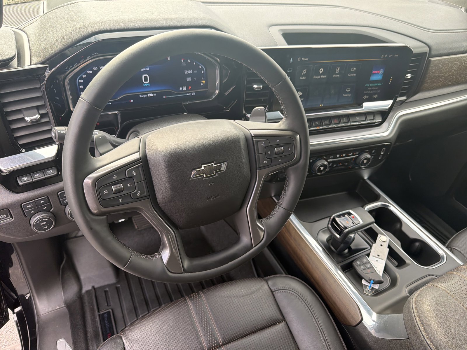 Used 2025 Chevrolet Silverado 1500 High Country w/ Midnight Edition AWD/4WD image 17
