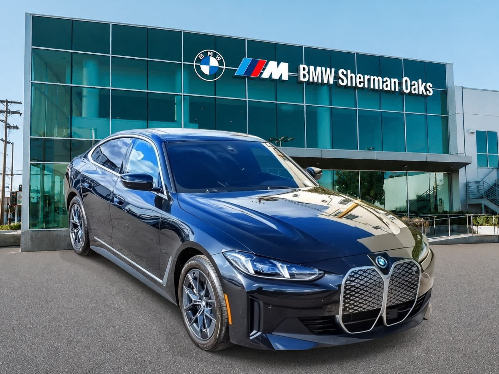 Used 2025 BMW i4 eDrive40 w/ Driving Assistance Package RWD image 3