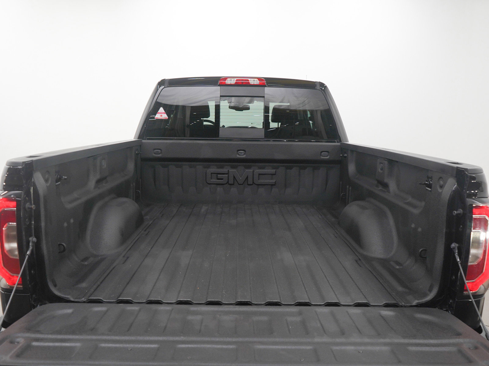 Used 2018 GMC Sierra 1500 SLT w/ SLT Premium Package image 11