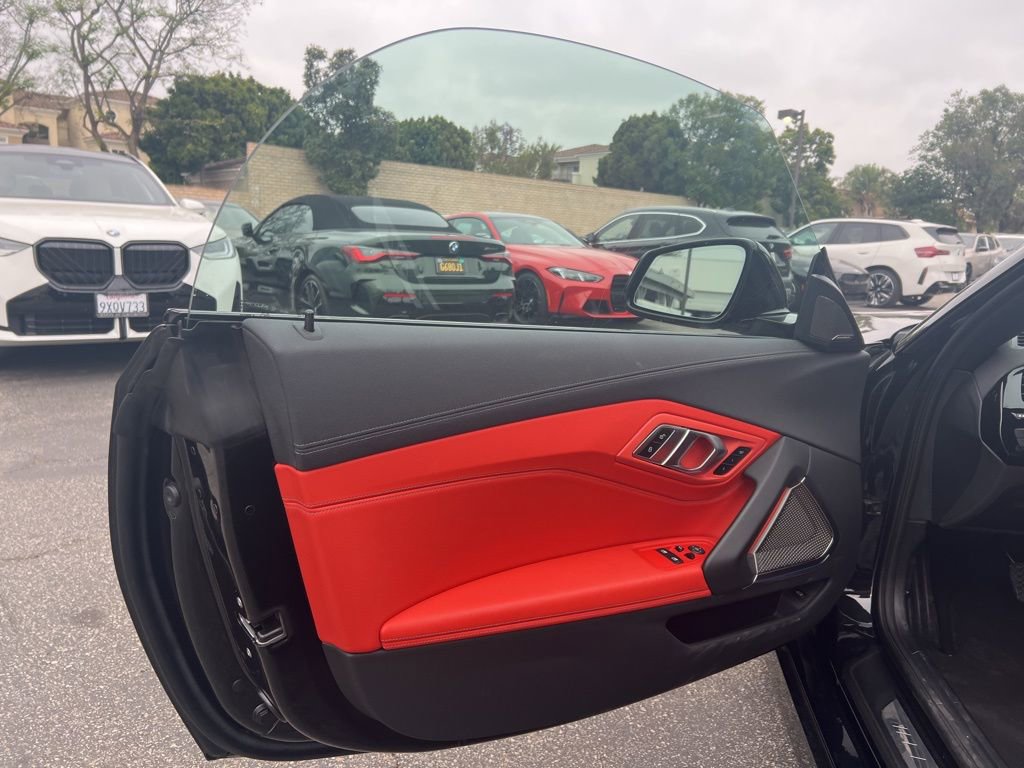 Used 2023 BMW Z4 sDrive30i w/ Premium Package image 10