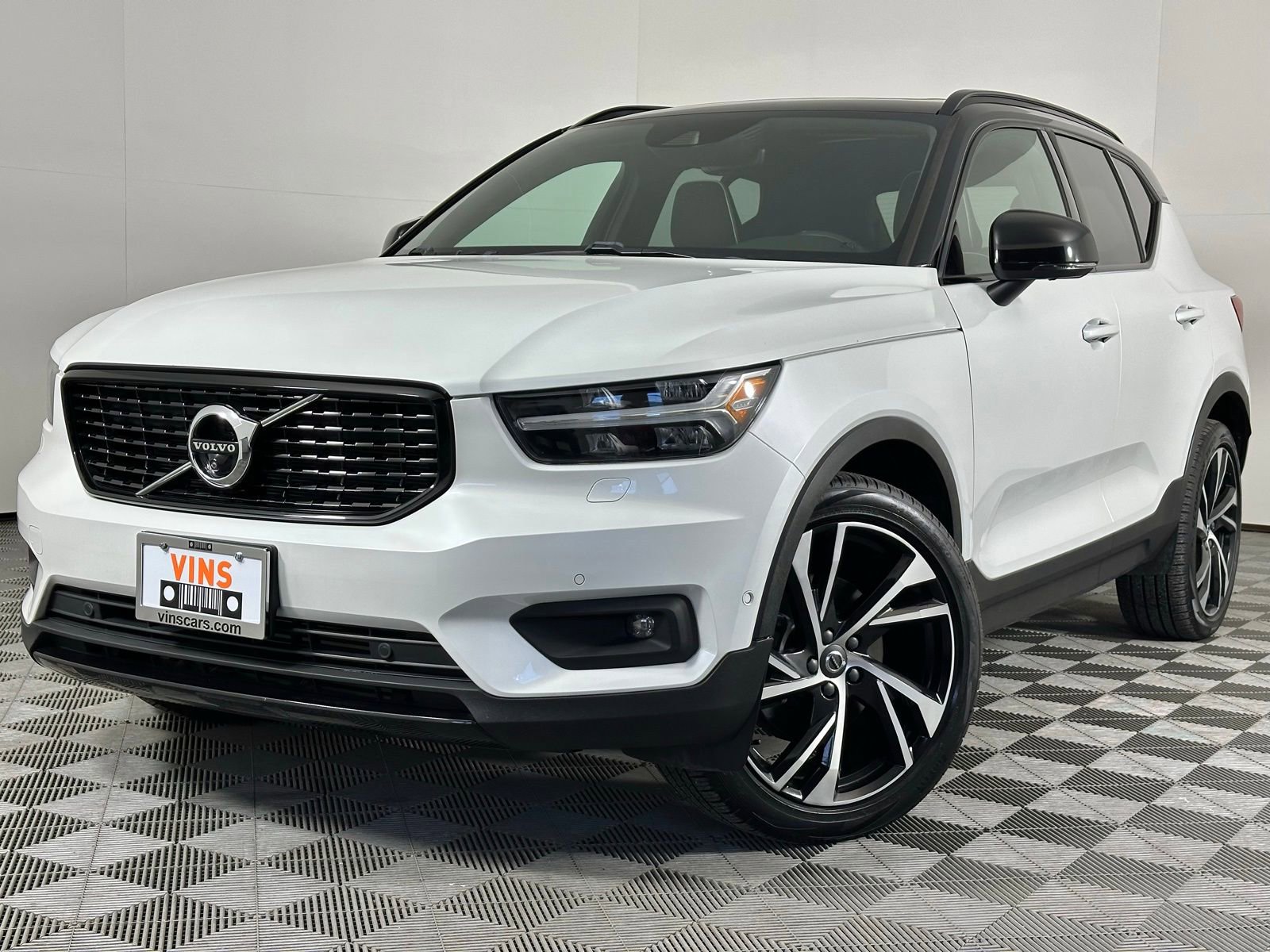 Used 2019 Volvo XC40 T5 R-Design image 28