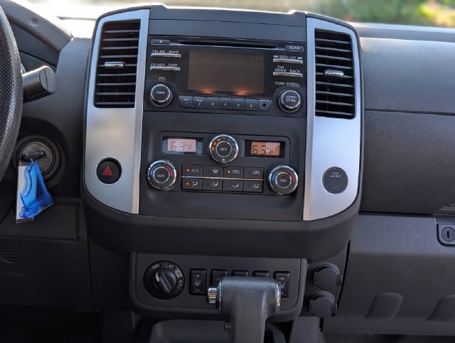 Used 2014 Nissan Frontier PRO-4X w/ Pro-4x Graphics Package AWD/4WD image 15