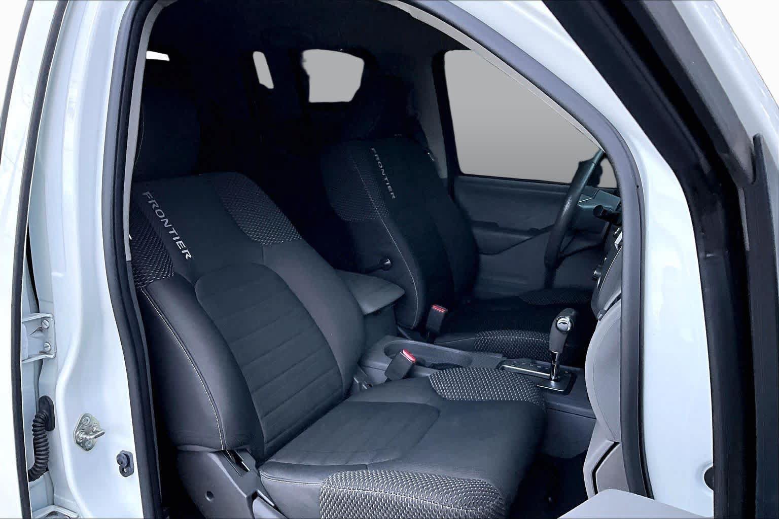Used 2018 Nissan Frontier SV RWD image 9