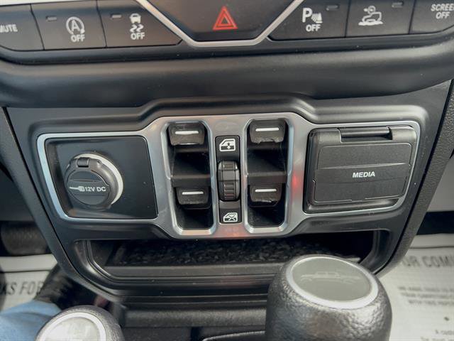 Used 2020 Jeep Gladiator Overland image 24