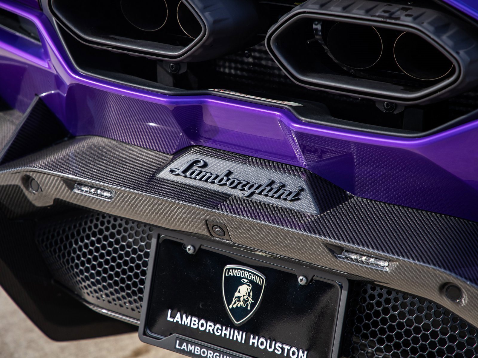 Used 2024 Lamborghini Revuelto image 16