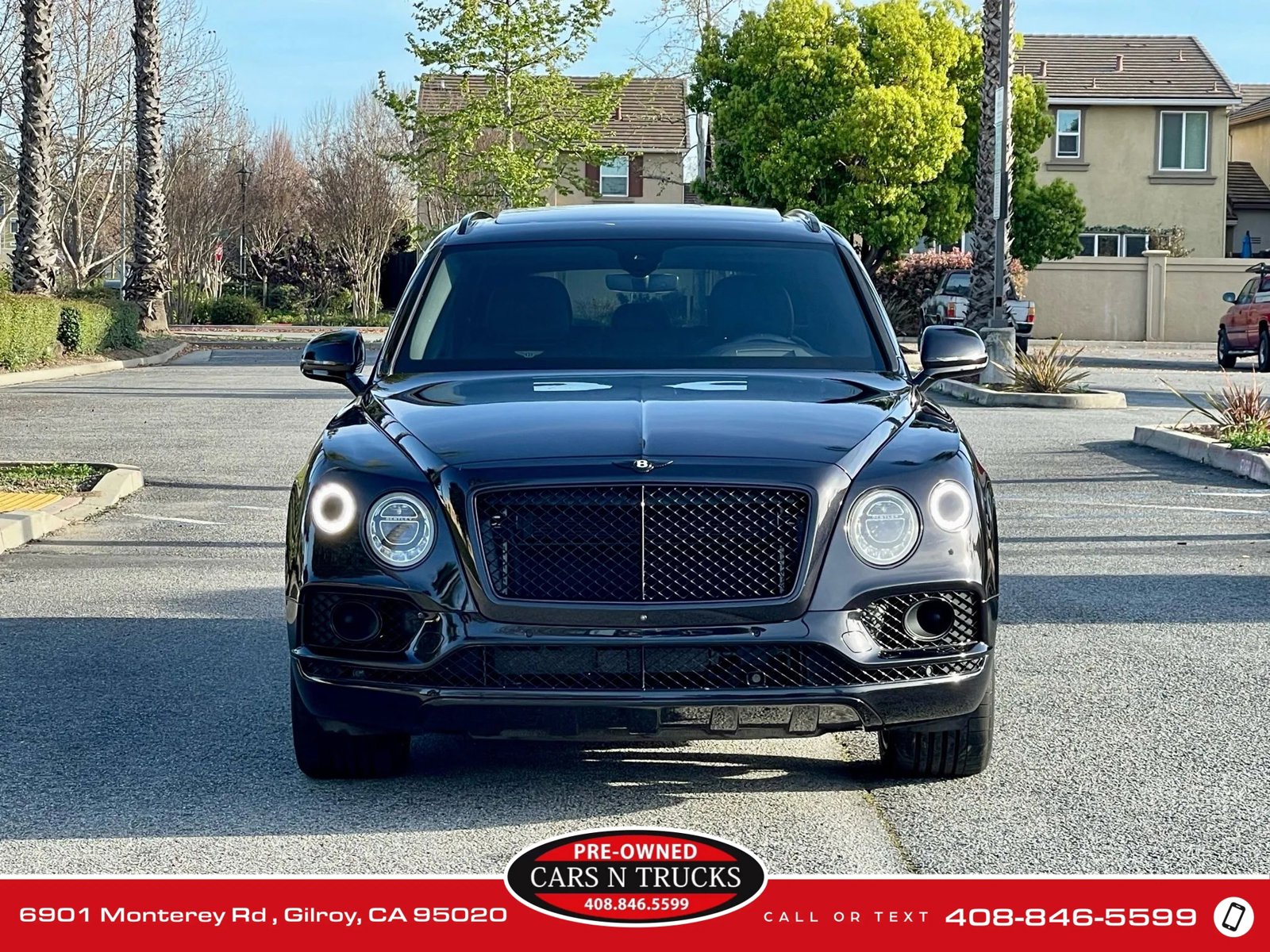 Used 2017 Bentley Bentayga image 40