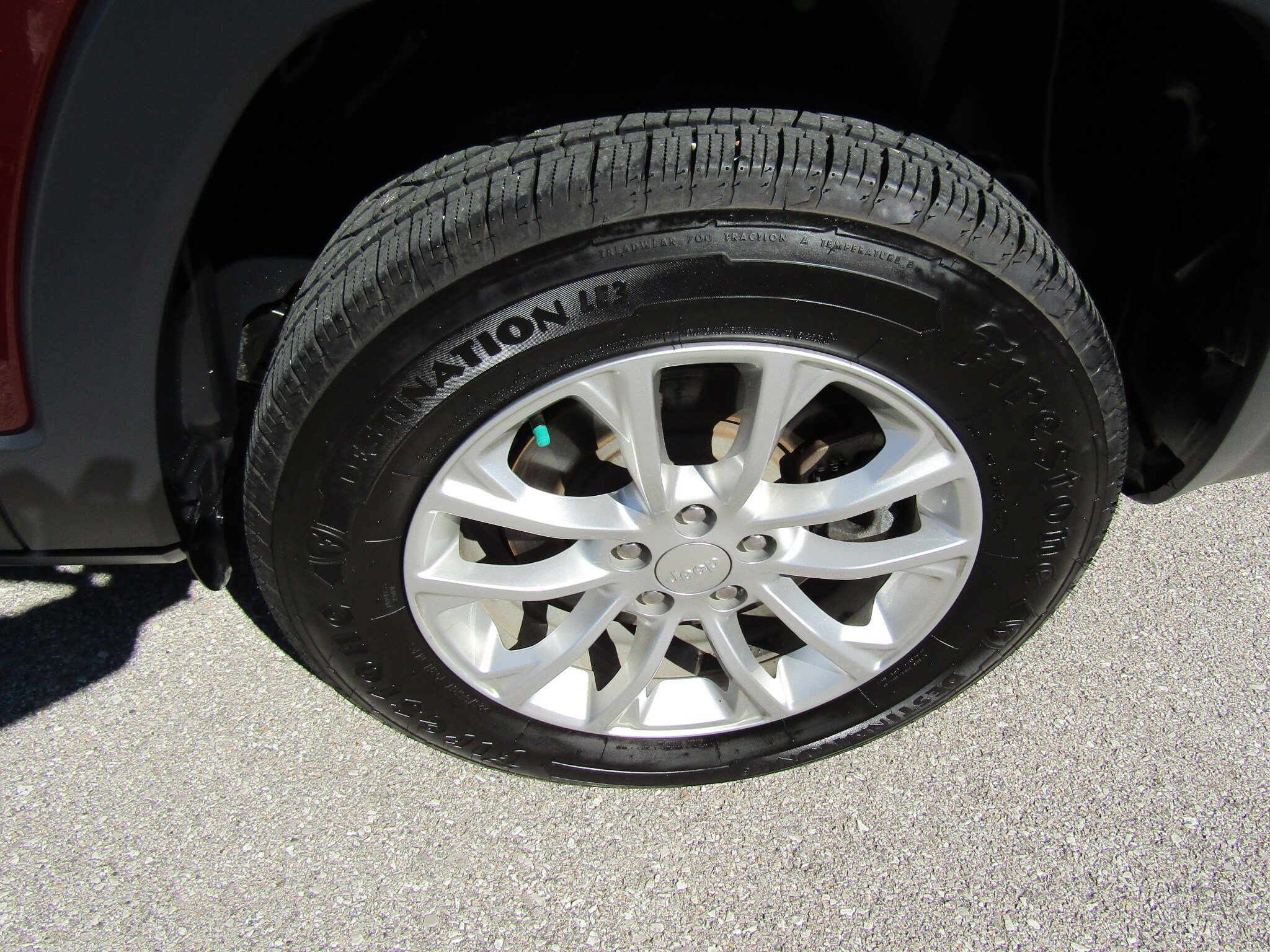 Used 2019 Jeep Cherokee Latitude w/ Cold Weather Group image 10