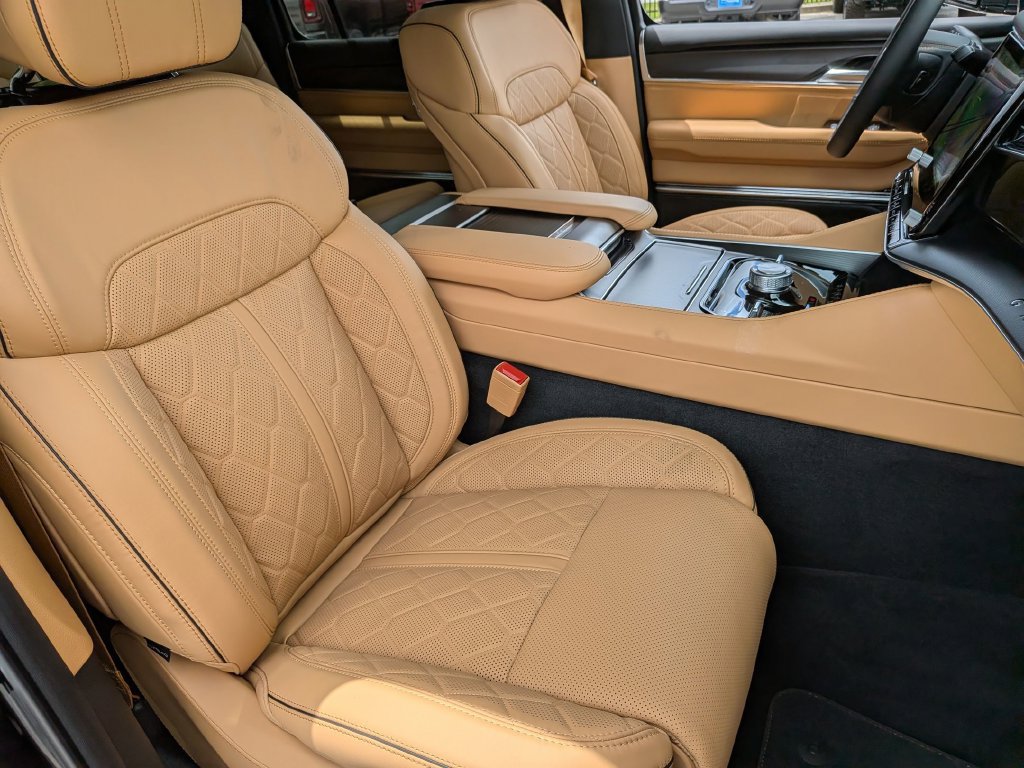 New 2026 Jeep Grand Wagoneer Summit AWD/4WD image 28