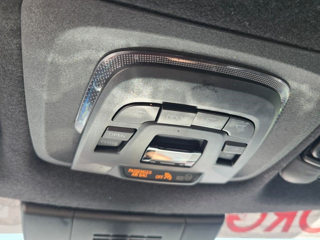 Used 2025 Toyota Corolla Cross AWD Hybrid w/ Moonroof Package image 26