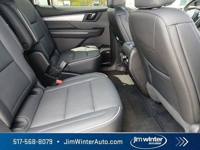 Used 2025 Buick Enclave Preferred AWD/4WD image 13