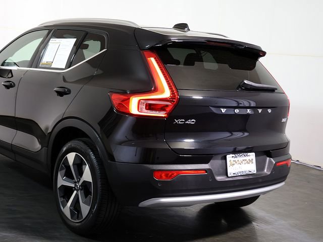 Used 2024 Volvo XC40 B5 Core AWD/4WD image 11