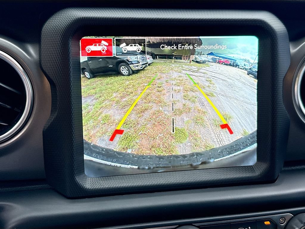 Used 2022 Jeep Wrangler Unlimited Rubicon 4xe AWD/4WD image 16
