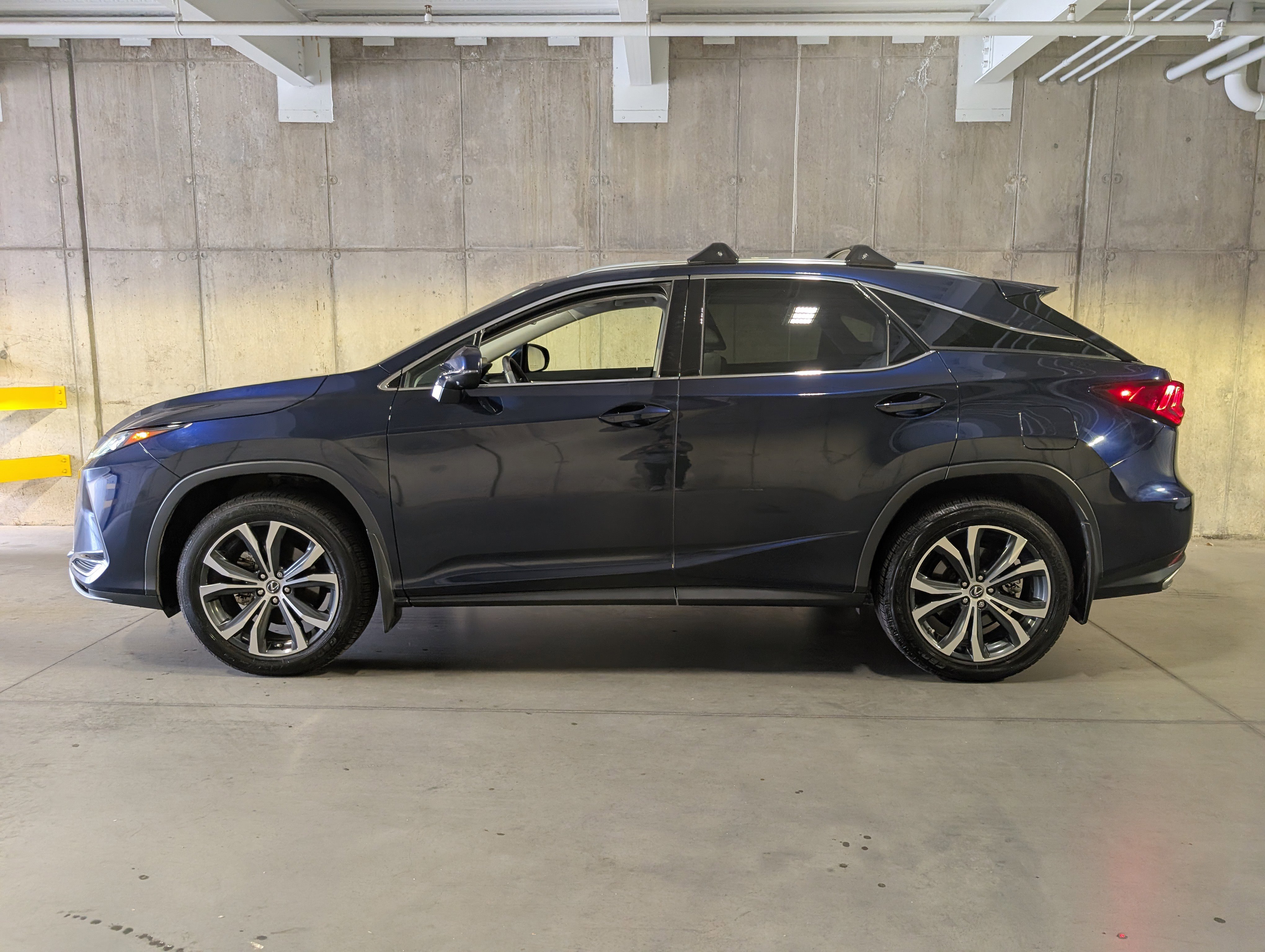 Used 2022 Lexus RX 350 AWD w/ Premium Package image 2